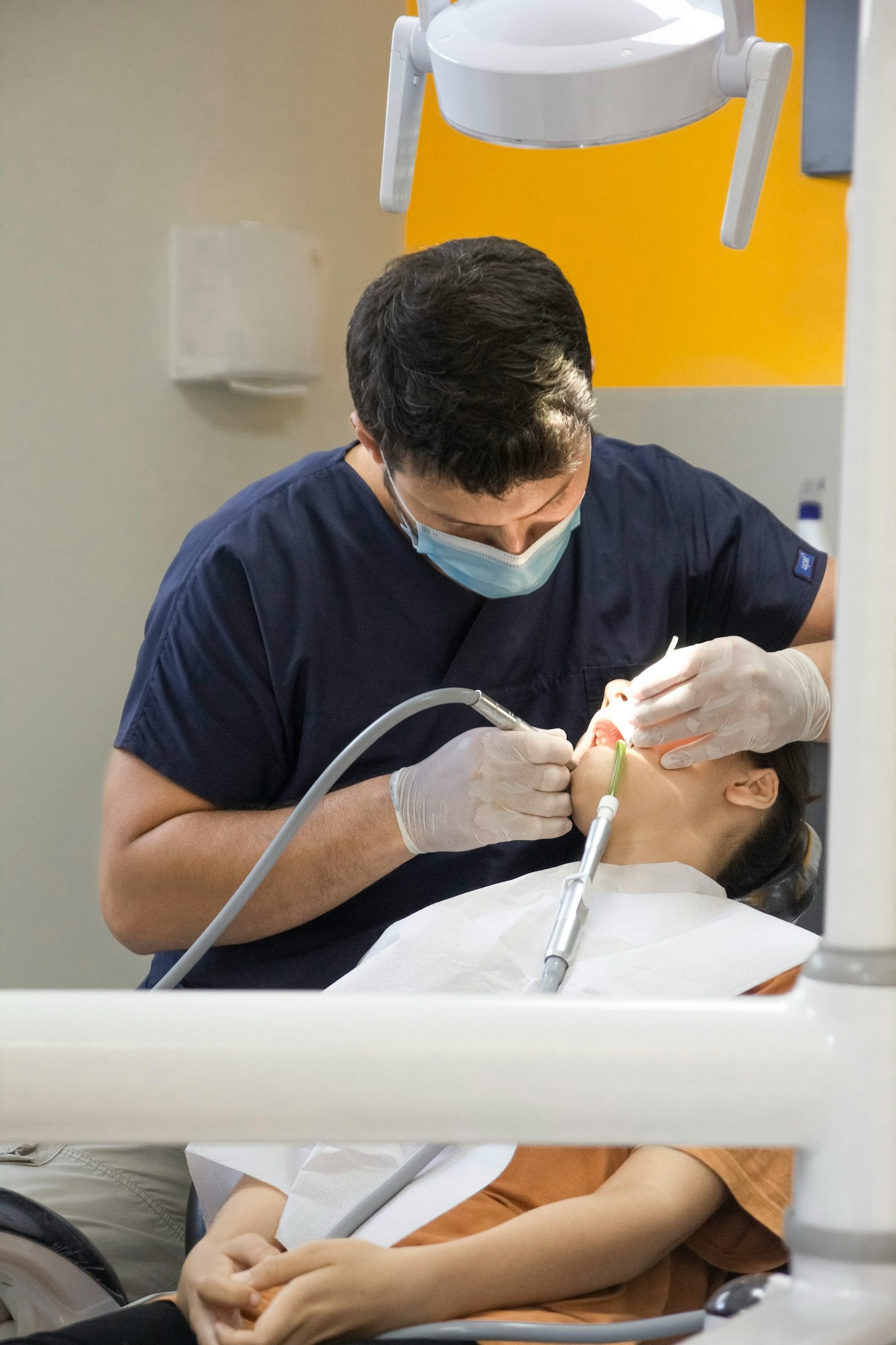Cómo el blanqueamiento dental mejora tu sonrisa